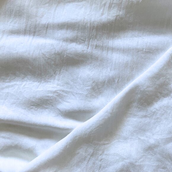 White Sleeveless V-Neck Blouse - Medium - Picture 3 of 5